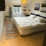 Log With Hot Tub And Fjord View Vakantiehuis Viborg