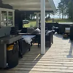 Log With Hot Tub And Fjord View Vakantiehuis *
