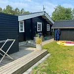 Log With Hot Tub And Fjord View Viborg