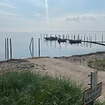 Log With Hot Tub And Fjord View * Viborg