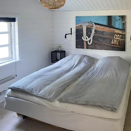 Log With Hot Tub And Fjord View * Viborg