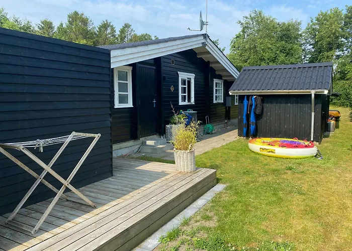 Log With Hot Tub And Fjord View Viborg